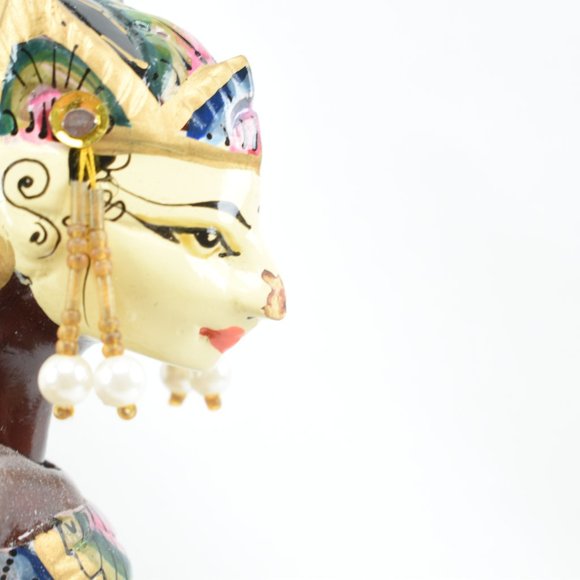 King Rama and Queen Shinta Indonesian Marionette Puppet - Picture 11 of 13